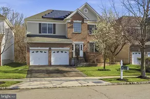 24 Devonshire Dr, West Windsor Township, NJ 08540 - Photo 2