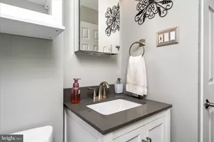 27 Lakeview Dr, Hamilton Township, NJ 08620 - Photo 12