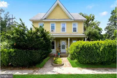 135 N Academy Street, Hightstown, NJ 08520 - Photo 2