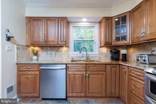 64 Wesleyan Dr, Hamilton Township, NJ 08690 - Photo 32