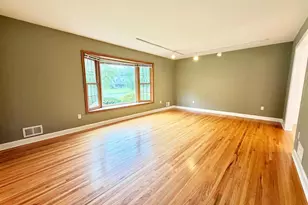 8 Evans Dr, West Windsor Township, NJ 08550 - Photo 4