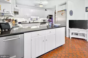5 Marilyn Ct, Trenton, NJ 08648 - Photo 6