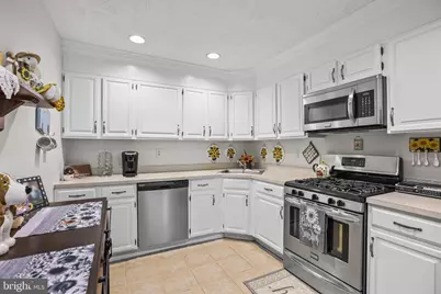 25 Chambord Court, Hamilton Township, NJ 08619 - Photo 6