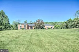 48 Fiddlers Creek Rd, Titusville, NJ 08560 - Photo 2