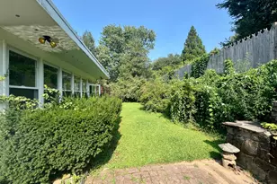 120 Morningside Dr, Trenton, NJ 08618 - Photo 2