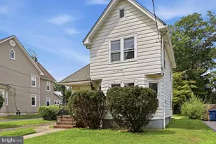 128 Center St, Hightstown, NJ 08520 - Photo 2