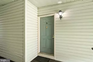 21 Chamberlin Ct, Lawrence Township, NJ 08648 - Photo 2