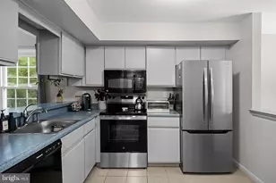 2 Pinewood, Hamilton Township, NJ 08690 - Photo 8