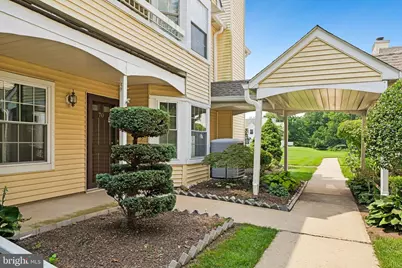 70 Mill Run W #70, Hightstown, NJ 08520 - Photo 4