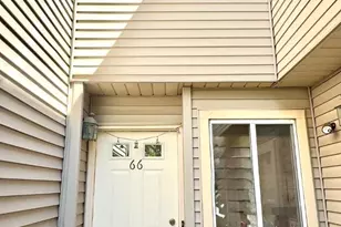 66 Chatham Ct, Hightstown, NJ 08520 - Photo 2