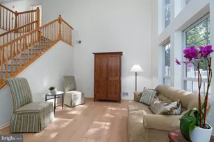 102 Treymore Ct, Pennington, NJ 08534 - Photo 4