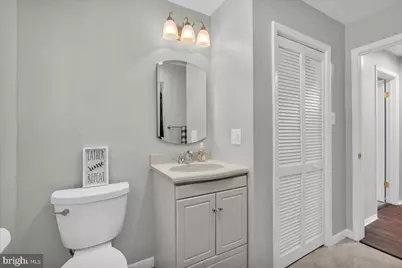 915 Silver Court, Hamilton Township, NJ 08690 - Photo 2