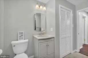 915 Silver Ct, Hamilton Township, NJ 08690 - Photo 2