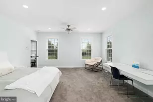 392 Old York Rd, Hamilton Township, NJ 08620 - Photo 16