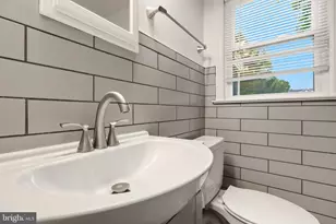 23 Middleton Dr, Trenton, NJ 08620 - Photo 12