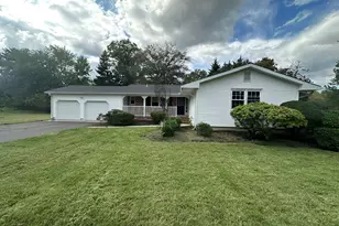 28 Rockleigh Dr, Ewing Township, NJ 08628 - Photo 1
