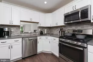 55 Sycamore Ct, Lawrence Township, NJ 08648 - Photo 6