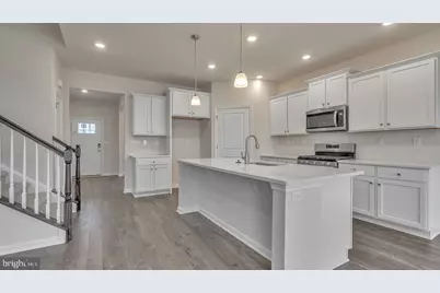 101 Cresci Blvd, Hazlet Township, NJ 07730 - Photo 2