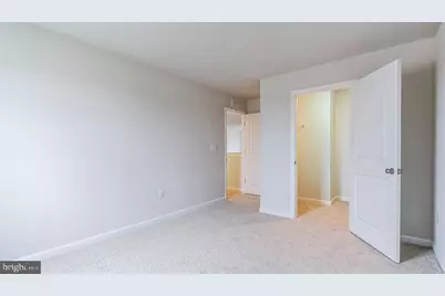 101 Cresci Blvd, Hazlet Township, NJ 07730 - Photo 14