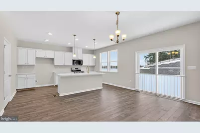 32 Georgetown Drive, Freehold, NJ 07728 - Photo 4