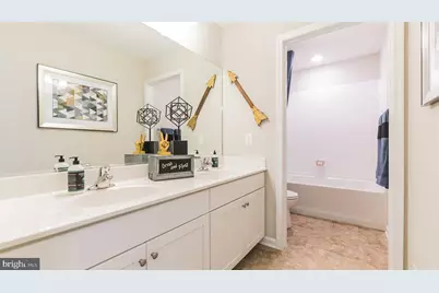 32 Georgetown Drive, Freehold, NJ 07728 - Photo 16