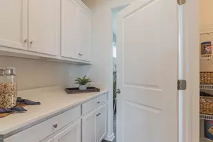 31 Georgetown Dr, Freehold, NJ 07728 - Photo 8