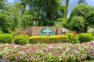 52 Honeysuckle Ln, Red Bank, NJ 07701 - Photo 2