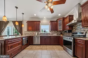 901 Oakley Dr, Freehold, NJ 07728 - Photo 10