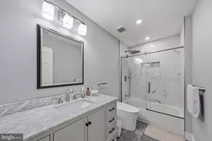 901 Oakley Dr, Freehold, NJ 07728 - Photo 14
