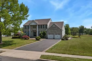 901 Oakley Dr, Freehold, NJ 07728 - Photo 2