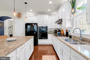 31 W Da Vinci Wy, Farmingdale, NJ 07727 - Photo 14