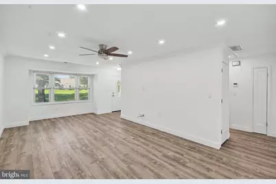 6 Plaza De Las Flores #C, Freehold, NJ 07728 - Photo 8