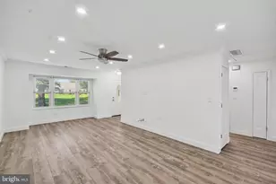 6 Plz de Las Flores, Freehold, NJ 07728 - Photo 8