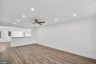 6 Plz de Las Flores, Freehold, NJ 07728 - Photo 10