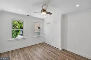 6 Plz de Las Flores, Freehold, NJ 07728 - Photo 22