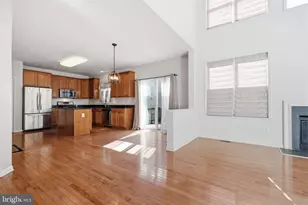 25 Brittany Ct, Middletown, NJ 07748 - Photo 8