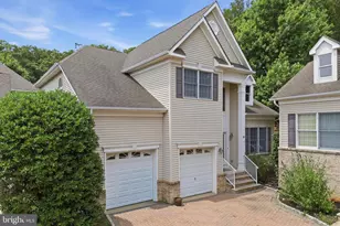 25 Brittany Ct, Middletown, NJ 07748 - Photo 1