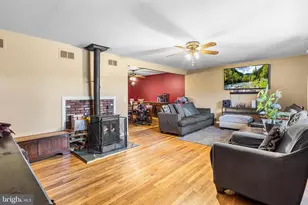 7 Chambers Rd, Millstone Township, NJ 08510 - Photo 4