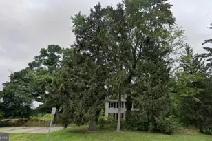 211 Cranbury Station Rd, Monroe Township, NJ 08831 - Photo 1