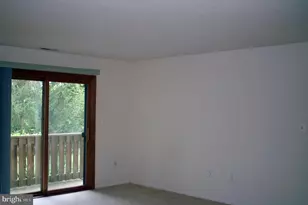 422 E Ravens Crest Dr, Plainsboro Township, NJ 08536 - Photo 2