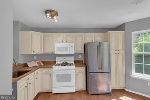 1111 Hickory Ct, Monmouth Junction, NJ 08852 - Photo 4