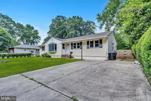 174 Hardenburg Ln, Milltown, NJ 08850 - Photo 2