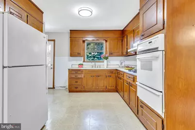 174 Hardenburg Lane, Milltown, NJ 08850 - Photo 10