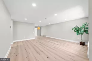 442 Dahlia Plaza, Monroe Township, NJ 08831 - Photo 4
