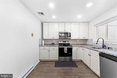 25 Pitman #B, Monroe Township, NJ 08831 - Photo 12