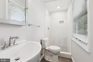 5 Waverly Dr E, Edison, NJ 08817 - Photo 16
