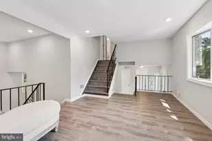 5 Waverly Dr E, Edison, NJ 08817 - Photo 4