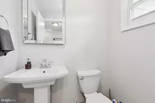 5 Waverly Dr E, Edison, NJ 08817 - Photo 10