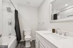 5 Waverly Dr E, Edison, NJ 08817 - Photo 18