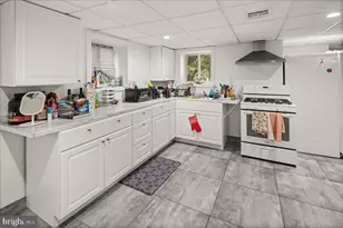 16 Emmett Ave, Perth Amboy, NJ 08861 - Photo 32